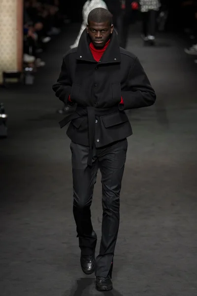 Look 28